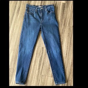 Levi Cropped Jeans